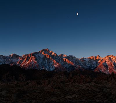 Impresionante Atardecer en Montañas