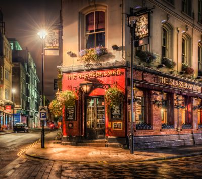 Pub Encantador de Noche