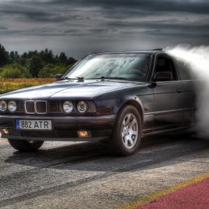 Drifting BMW E30
