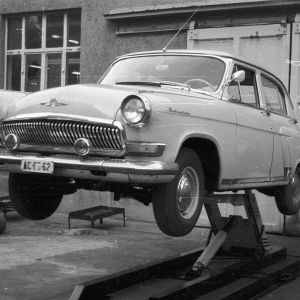 Coche Clásico en Taller