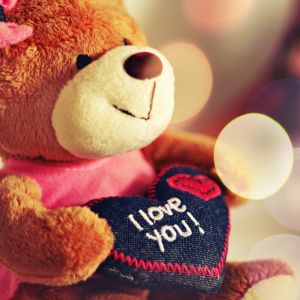 Teddy Bear Adorable con Corazón