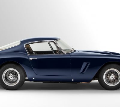 Coche Deportivo Clásico Azul