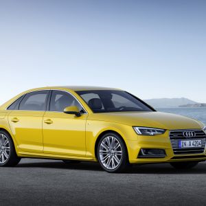 Coche Audi A4 Amarillo