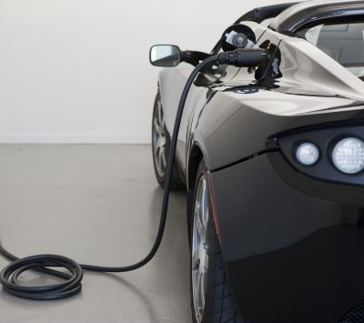 Cargando Coche Eléctrico