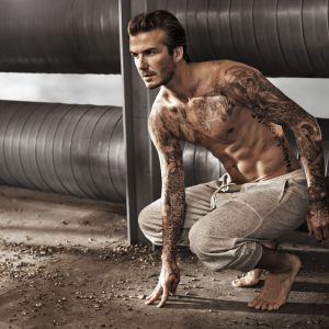 David Beckham Pose Atlética
