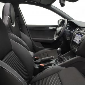Diseño moderno del interior del coche