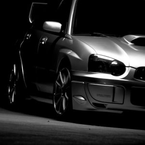 Elegante Coche Deportivo Plateado