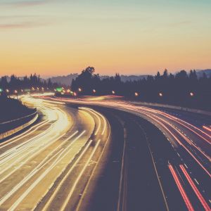 Autopista al Atardecer