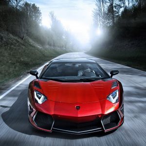 Lamborghini Aventador en la carretera