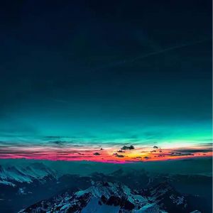 Impresionante Atardecer en Montañas