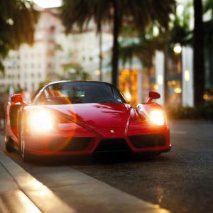 Ferrari Enzo al atardecer