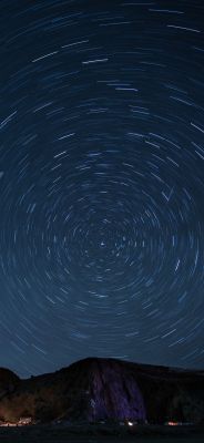 Estelas de Estrellas en el Cielo Nocturno