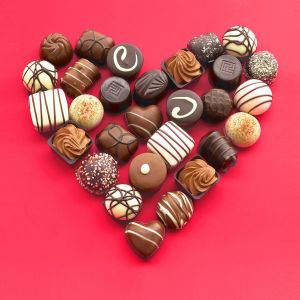 Colección de chocolates en forma de corazón